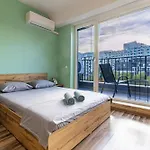 Student With Mountain View Balcony And Underground Parking 1 *
