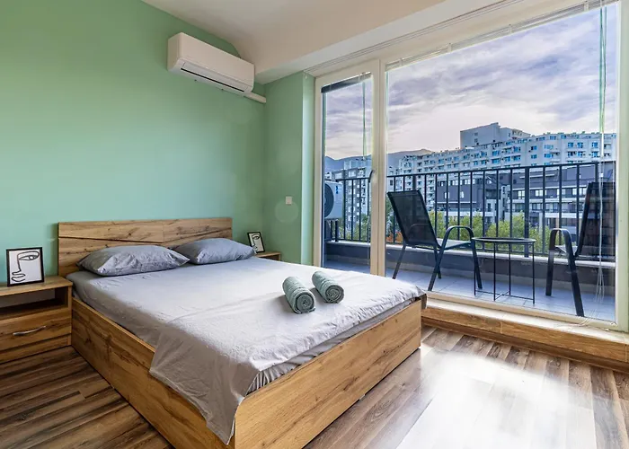 Student With Mountain View Balcony And Underground Parking 1 *