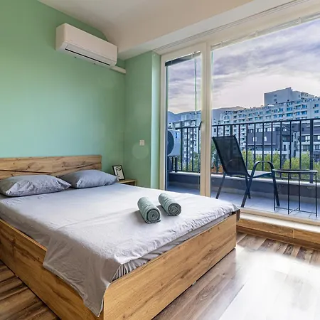 Student With Mountain View Balcony And Underground Parking 1 *